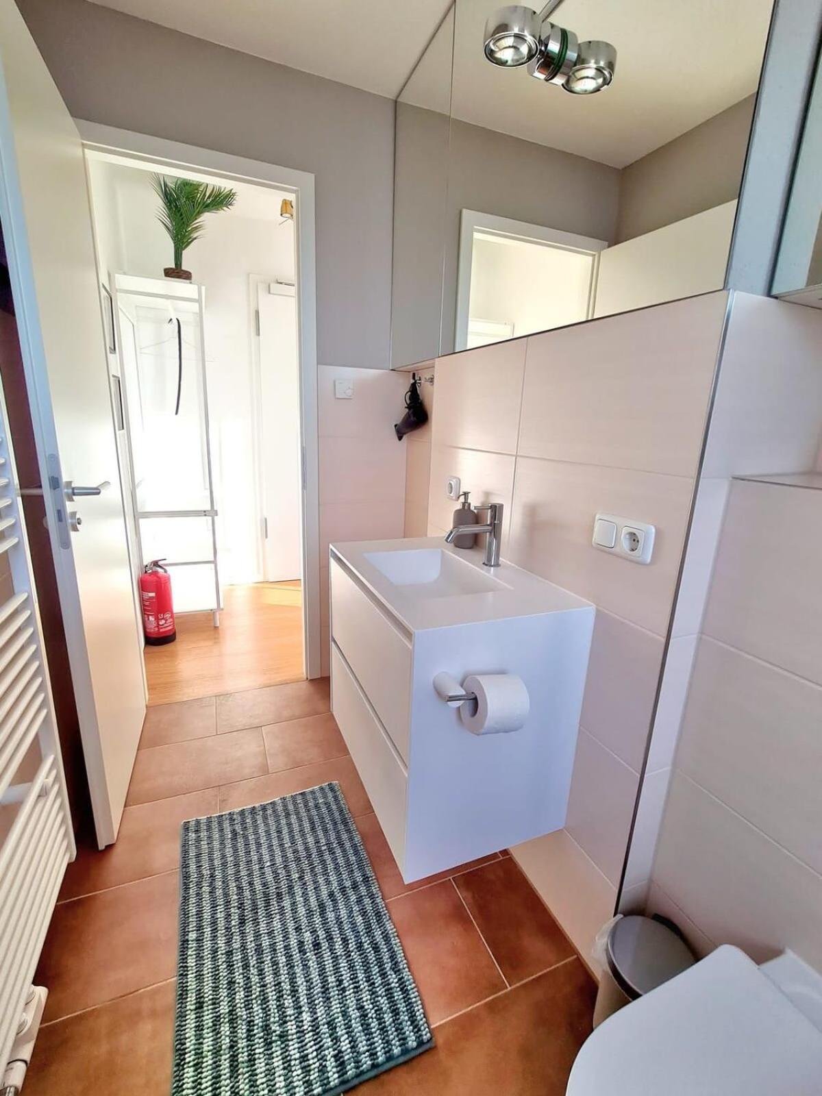 Urban Living - Top Floor Apartment Hamburg Exterior foto